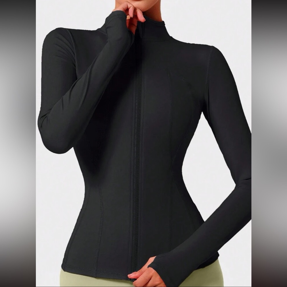 Athletic wear jacket women’s black thumb hole sports gym jacket NWT